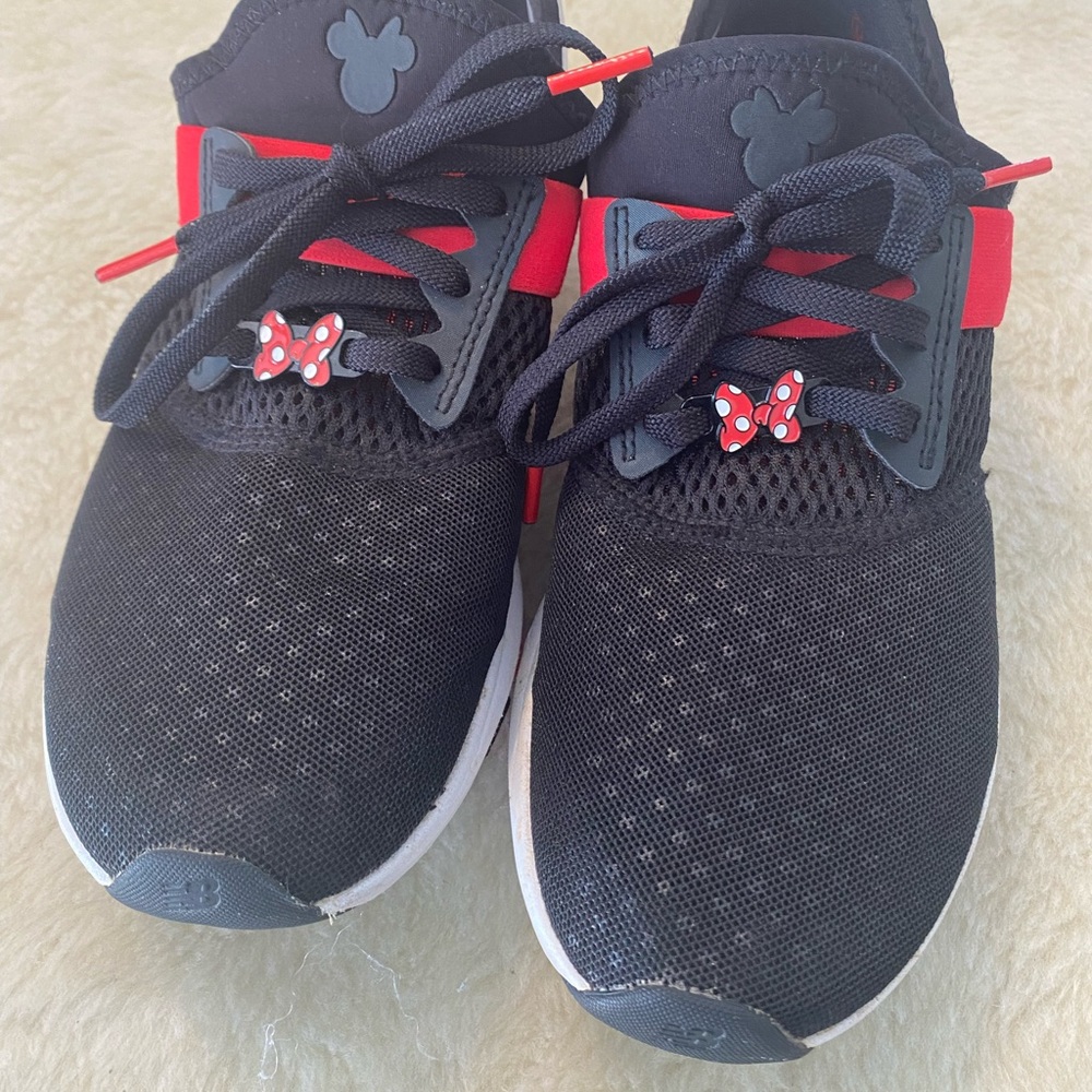Disney Minnie Mouse New Balance Fuelcore Nergize Polka Dot sneakers, size 8.5